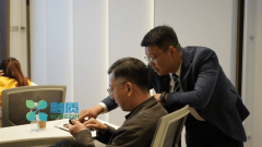 通过系统化的AI